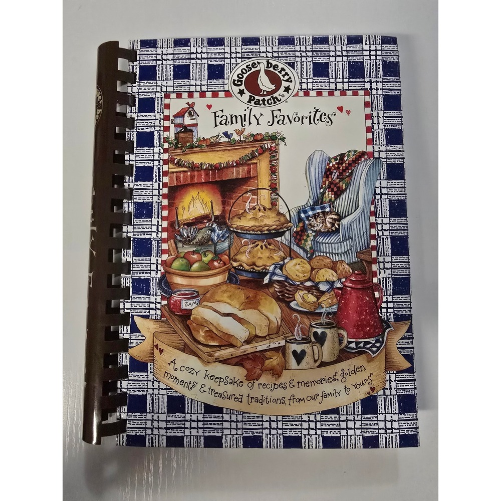 Vintage 2004 Gooseberry Patch Family Favorites Cookbook Spiral Bound Farmhouse